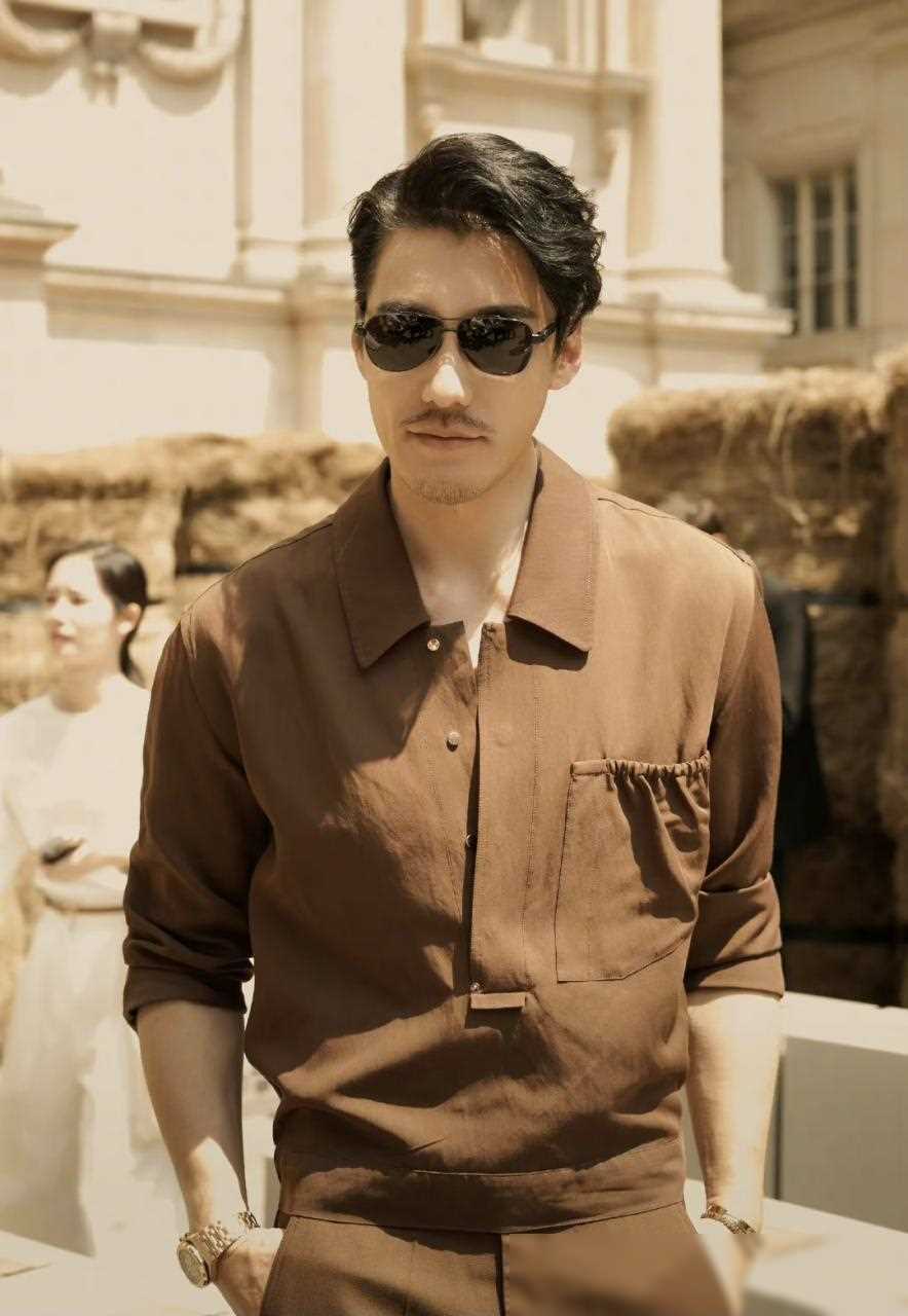 67中国首席男模胡兵,太帅被英国富婆看中,他的人生比你想象更精