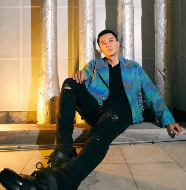 原创42岁李晨饰演17岁少年,运动打扮好油腻,真实服老不好吗