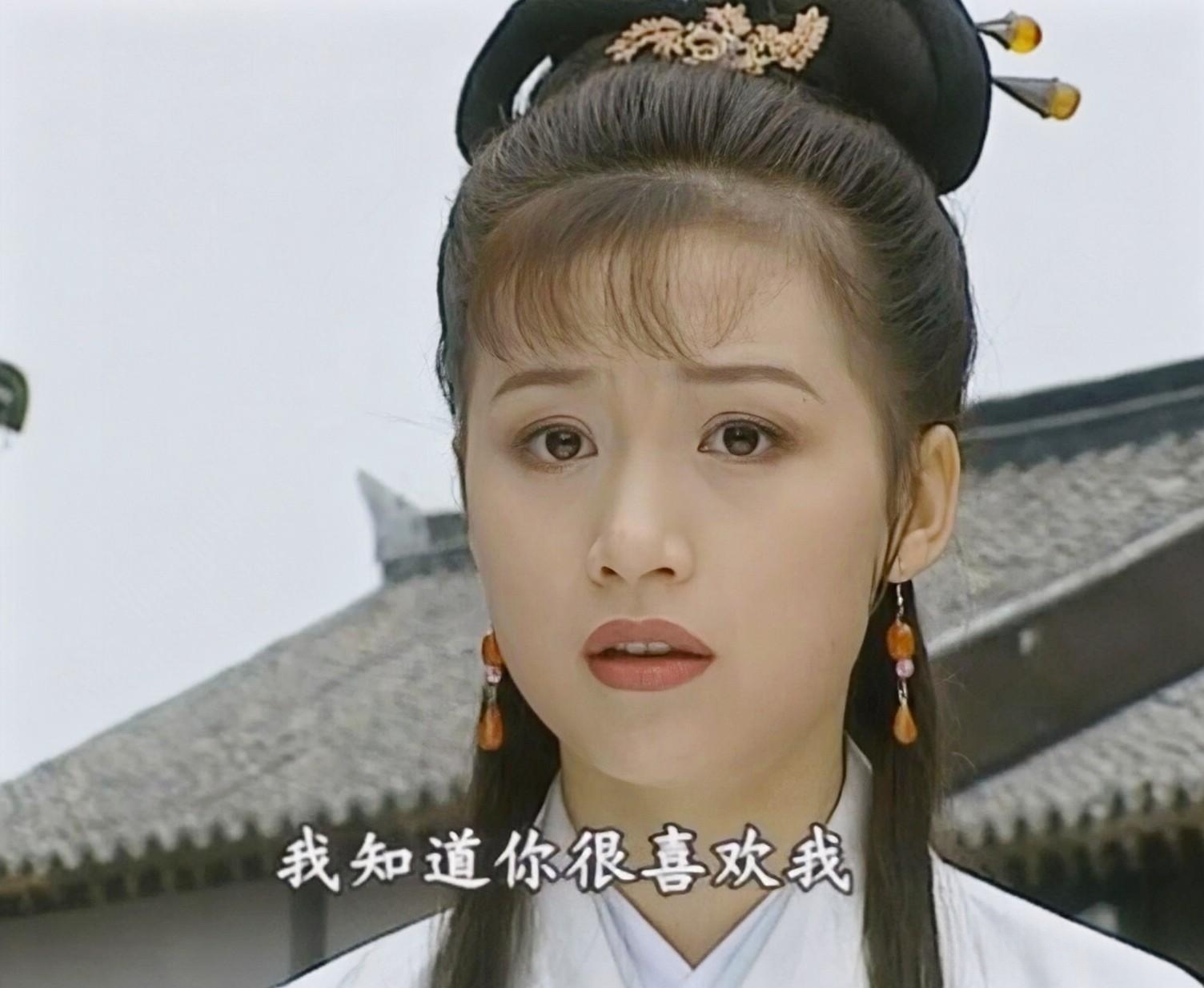 早期因眉眼动人,姚芊羽还是古装剧里的常客,《忠勇小状元》里她是当朝