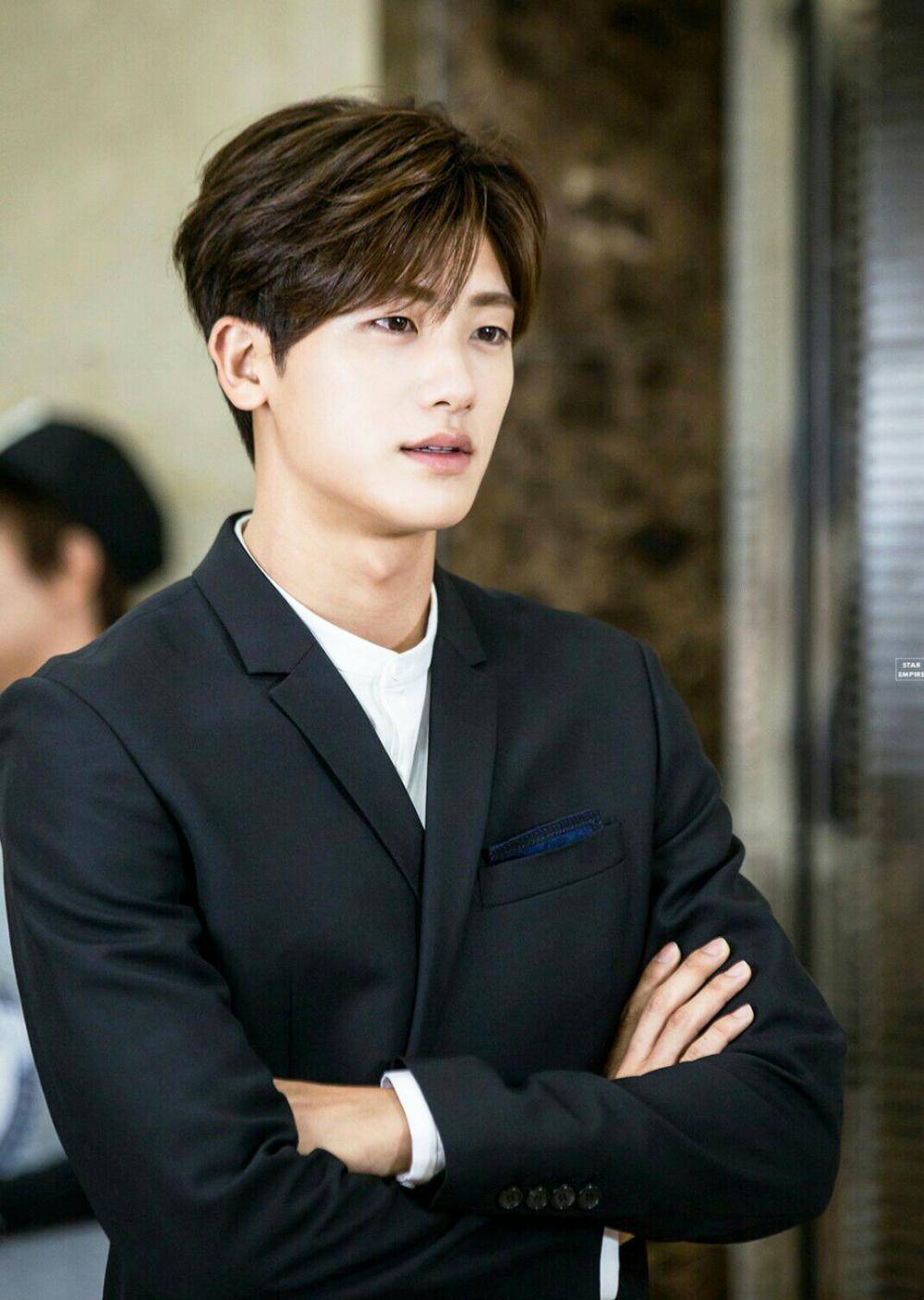 朴炯植颜值近况掀热议!贵族王子既视感,帅回巅峰被赞帝国的绅士