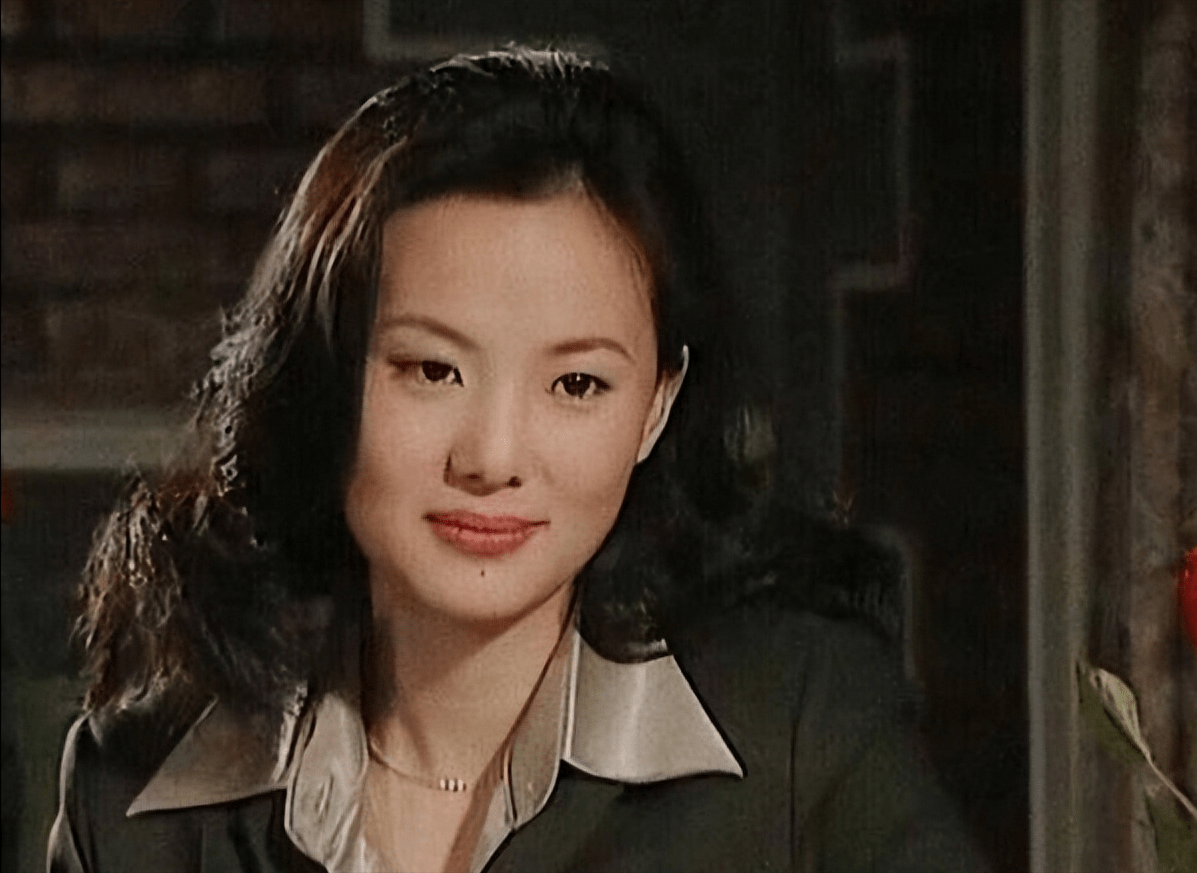 随后,在徐静蕾的指导下,她出演了《北京爱情故事》中的莫欢一角,让她