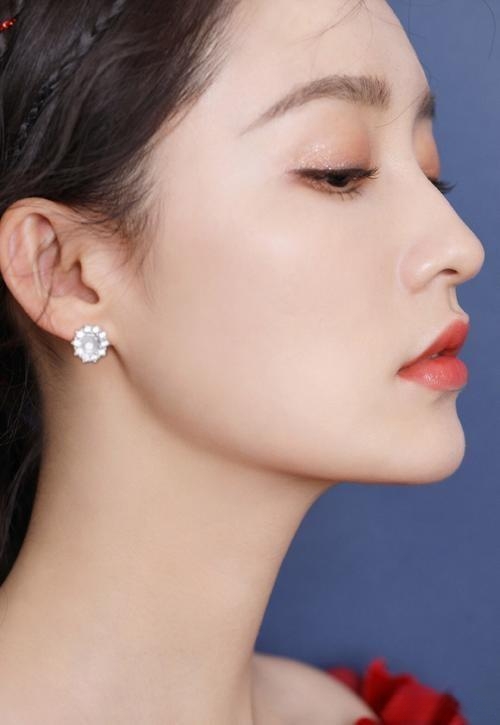 没想到,2023年8月刚开始,32岁李沁就以这样的方式,败光观众缘 没想到,2023年8月刚开始,32岁李沁就以这样的方式,败光观众缘