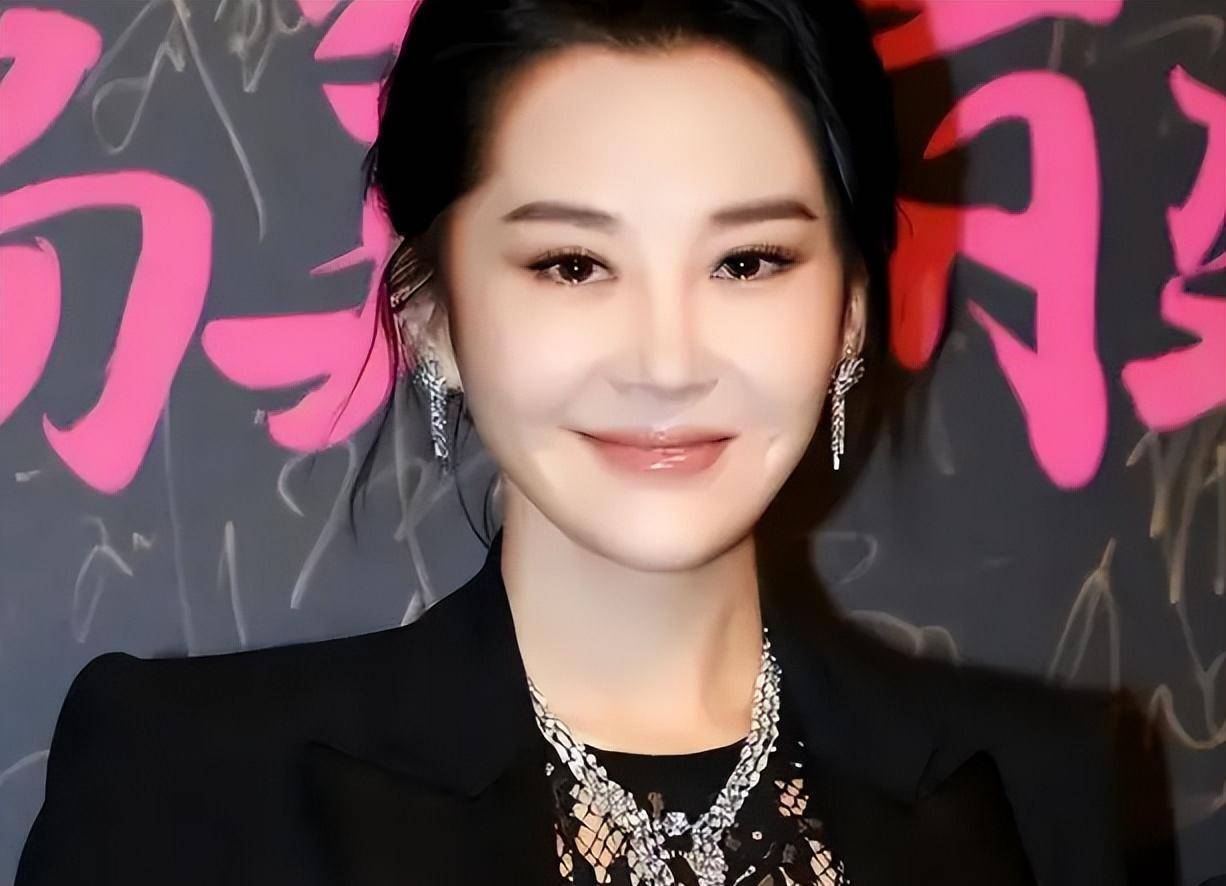 善恶终有报因果轮回,55岁许晴风韵犹存,人生新篇章开启