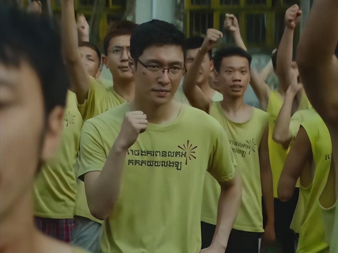 《孤注一掷》2天票房破2亿,打了多少资方的脸,宁浩又赌对了。