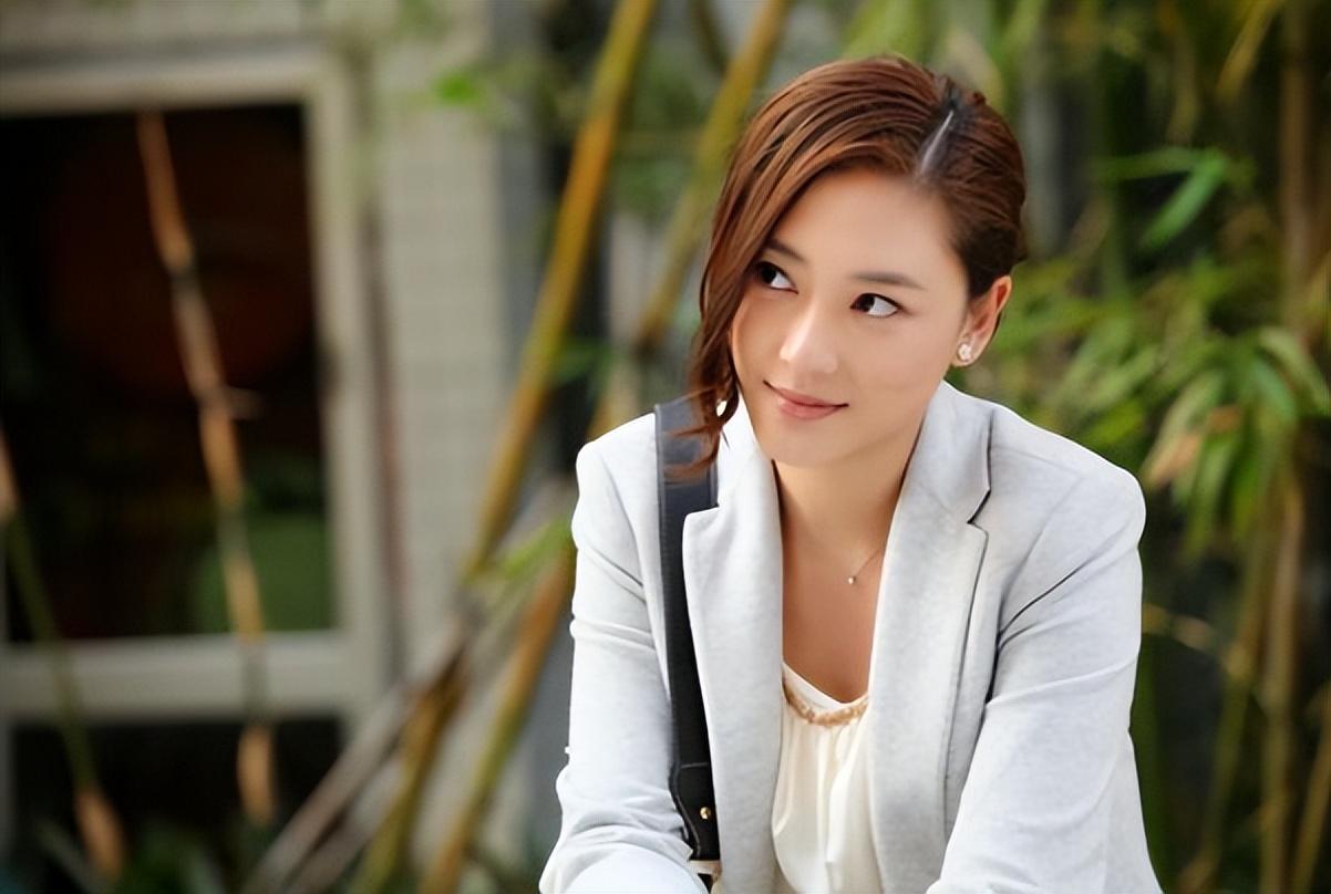 应采儿嫁老男人也不嫁豪门,看到郭碧婷的下场,才知道她是真清醒