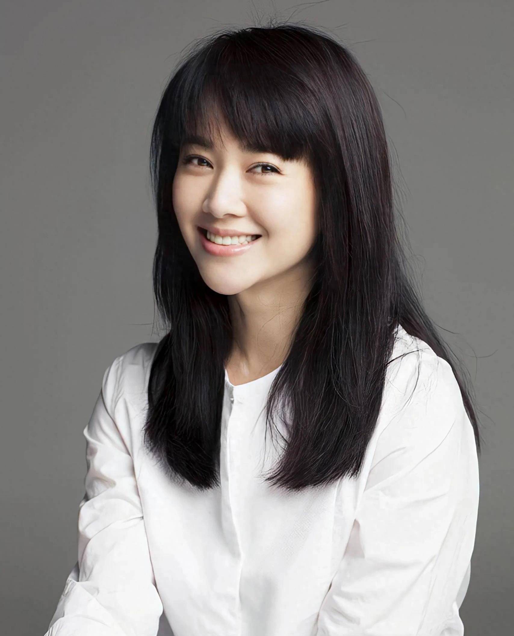 内地女演员左小青,现年46岁,1977年出生于湖南长沙.