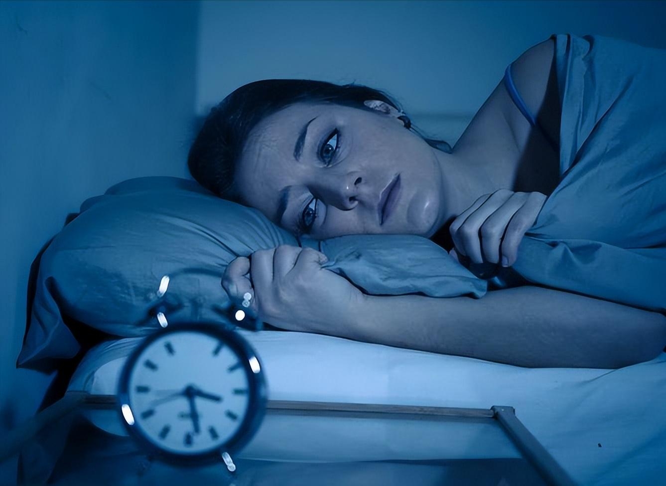 短命的人,睡觉往往有这5种表现,千万别不当回事