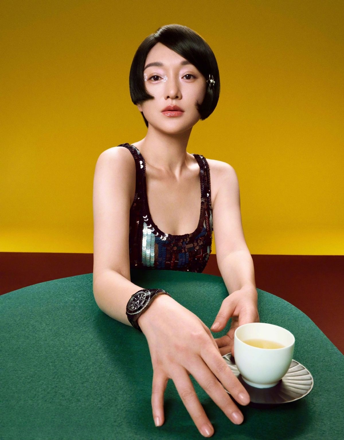 周迅最新亮相好尴尬!穿小香风终于翻车一回,短发造型也不顺眼