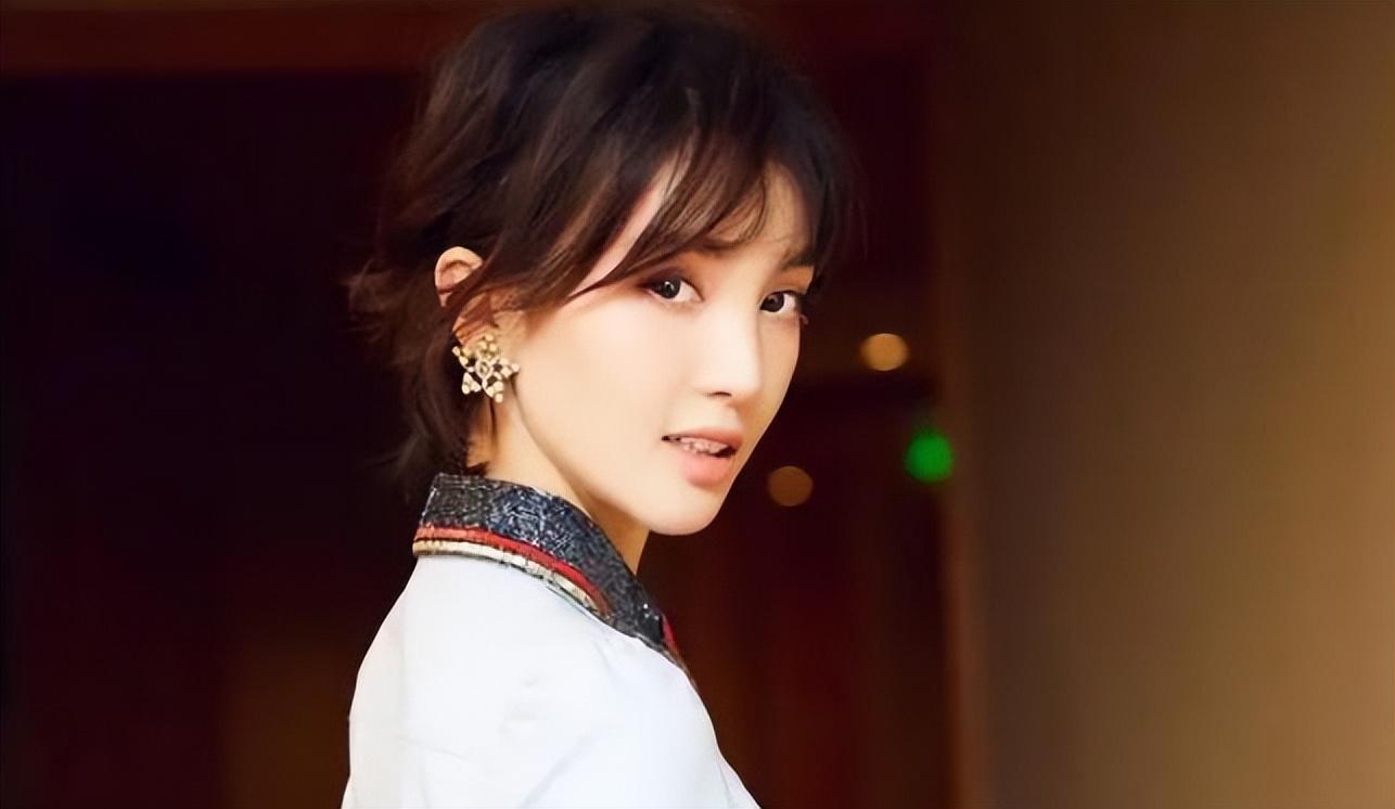 金晨取关胡夏分手,双方见家长后闹掰,恋情仅维持5个月