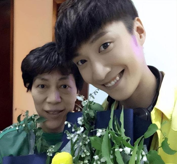 据悉,乔任梁去世后,乔爸乔妈为了帮助更多失独老人,也为了能将儿子生