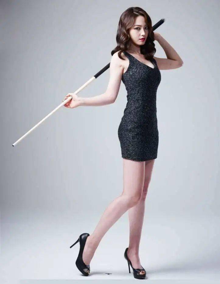 比潘晓婷更顶的"九球天后",这身材无敌了.