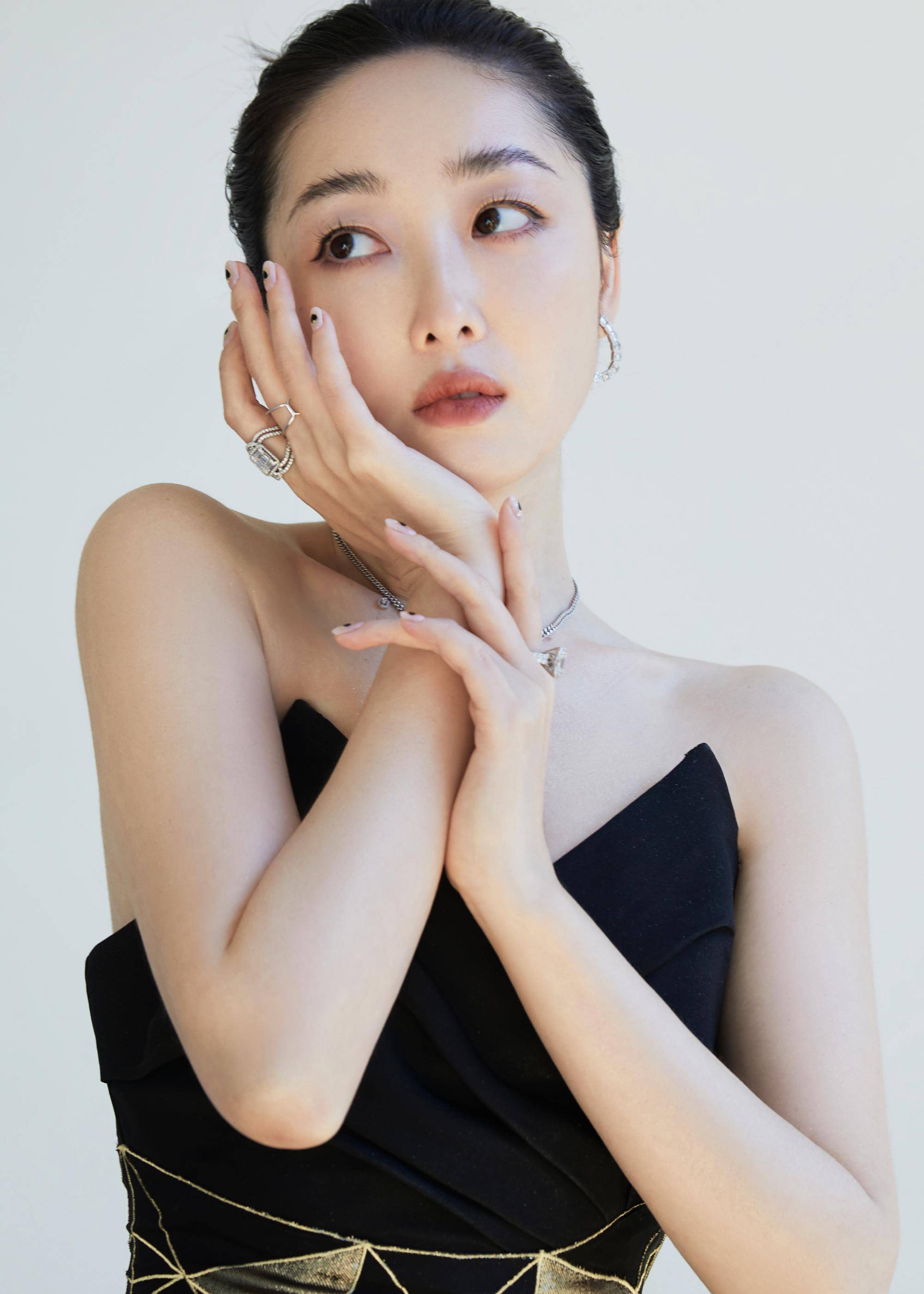 蒋梦婕被偷拍裙底并遭勒索,对方嚣张扬言有更多猛料要毁她后半生