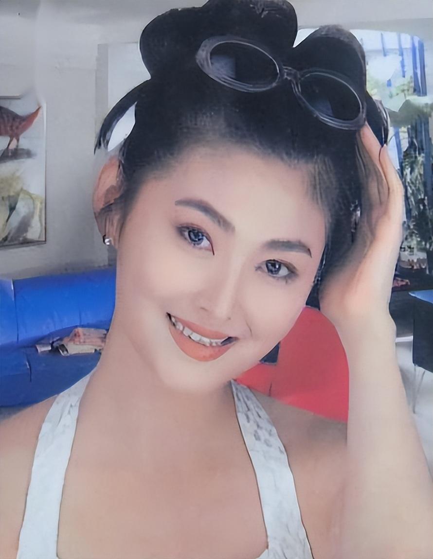 "潘金莲"王思懿年过50,身材十分丰腴性感,比年轻时更成熟迷人