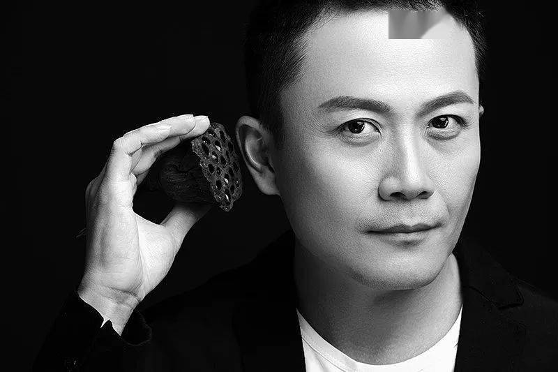 没学过一天音乐,却成凤凰传奇的"御用作曲人",今年最火的歌就出自他!