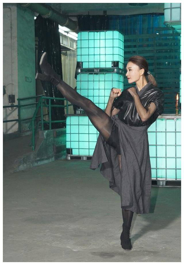 庄思敏在娱乐圈的工作态度也让人佩服.