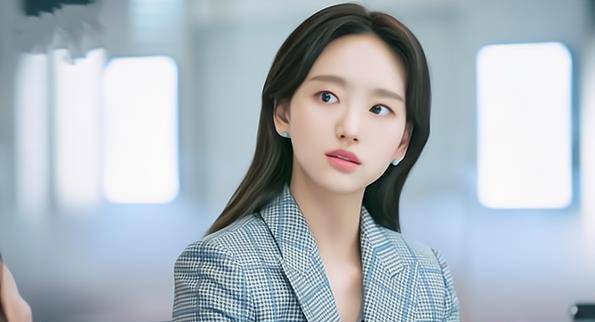 很优秀,在这几年升了一次职,璇璇的优秀,似乎让王森越来越没有安全感