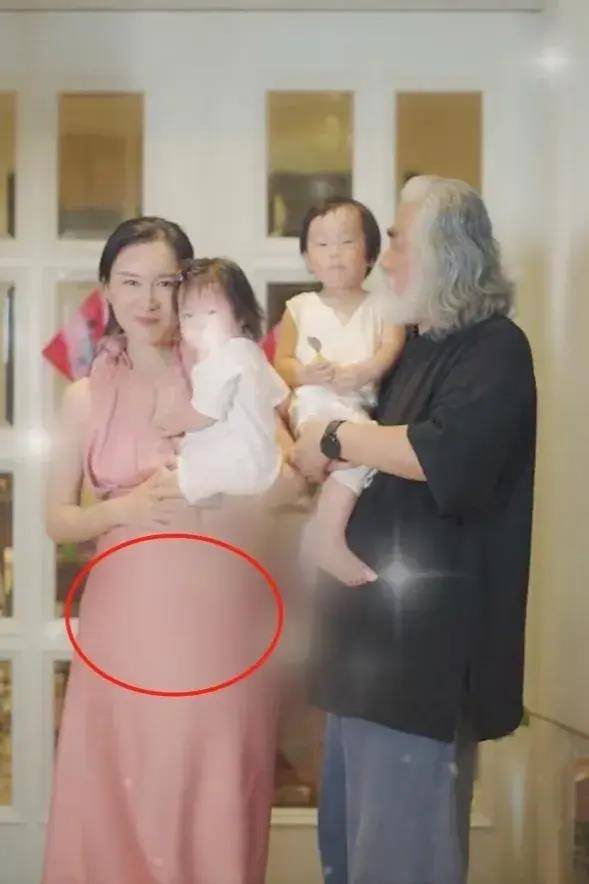 杨幂成为北电考官,张纪中妻子怀孕火了,欧阳娜娜演技引争议