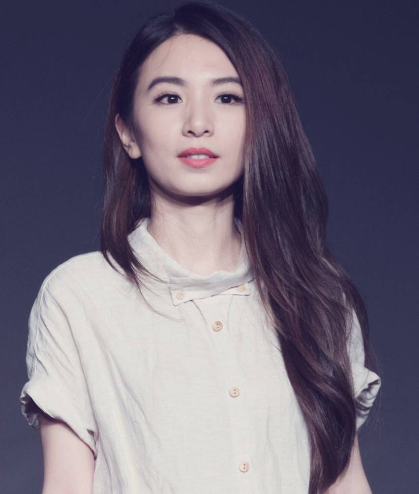 田馥甄将在天津演出,文案故意删掉"一家人""登岛"