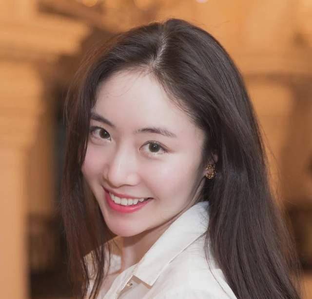 现在施冰岚和霍尊不再低调,他们决定公开恋情.