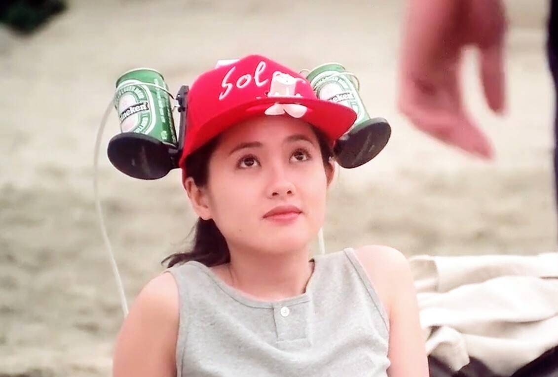 起初,李丽珍因为拍摄计划而受到黄百鸣的青睐,随后凭借《开心鬼》系列