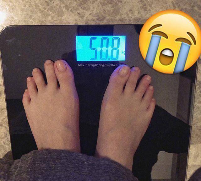 陈赫和杨颖难以接受的"称体重",景甜和张继科却拿来秀恩爱