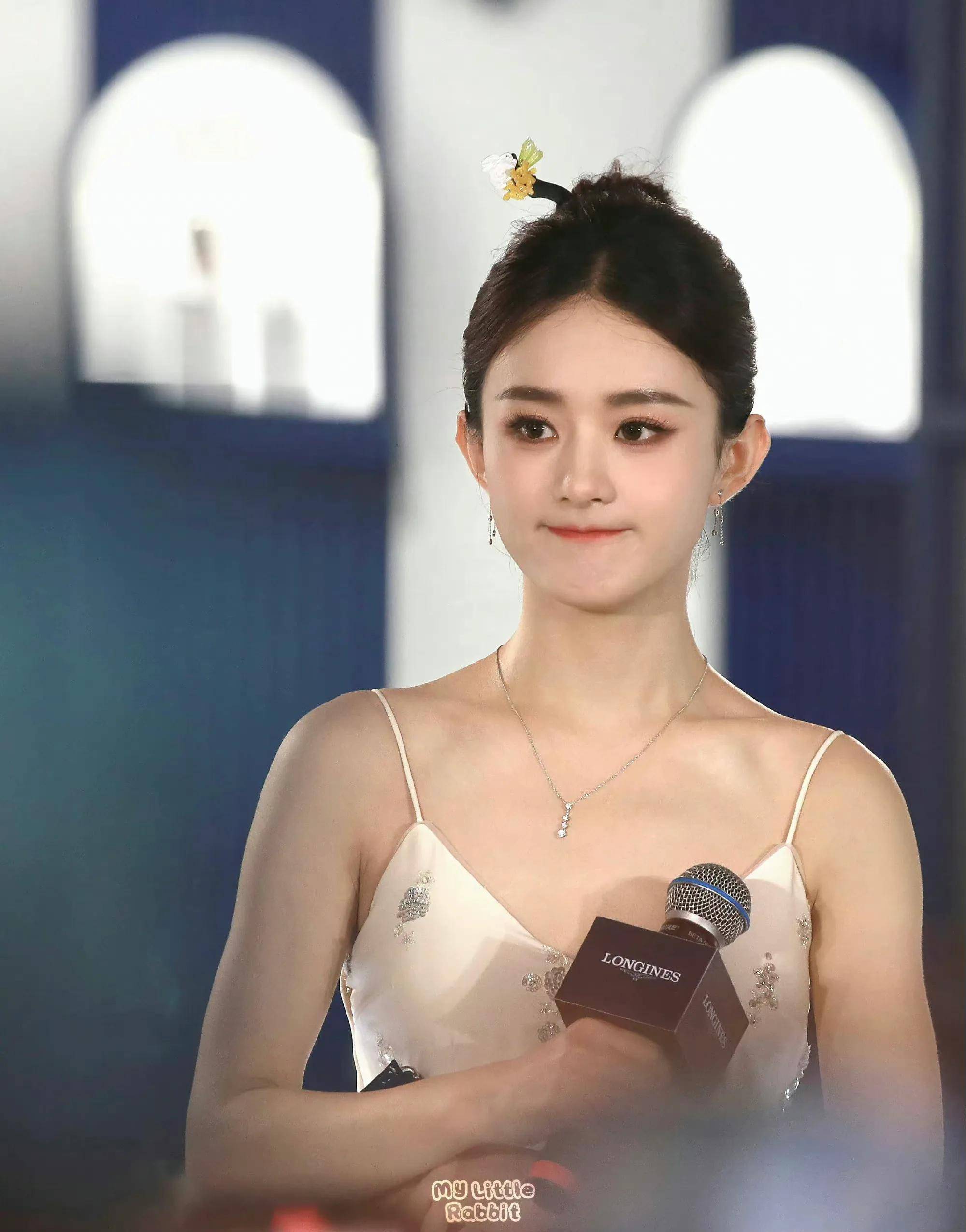 赵丽颖近期颜值开挂,比美场合基本没输过,天啊谁敢信她已经35了