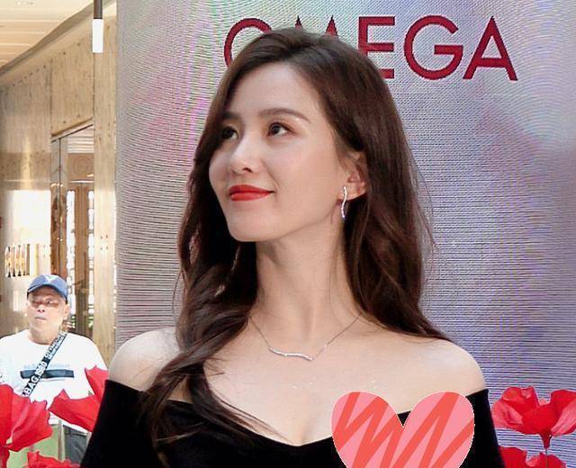 刘诗诗落地搞宣传,没有了粉丝滤镜,生图让路人停下脚步