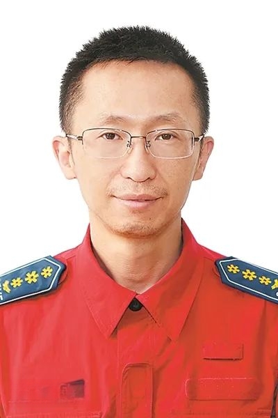 石欣.jpg