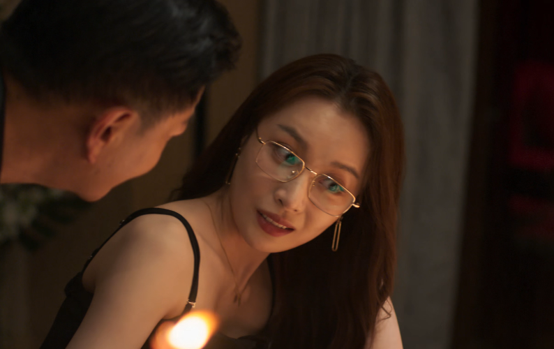 城中之城:周琳的姿色能让赵辉和苏见仁都神魂颠倒,简直笑不活了