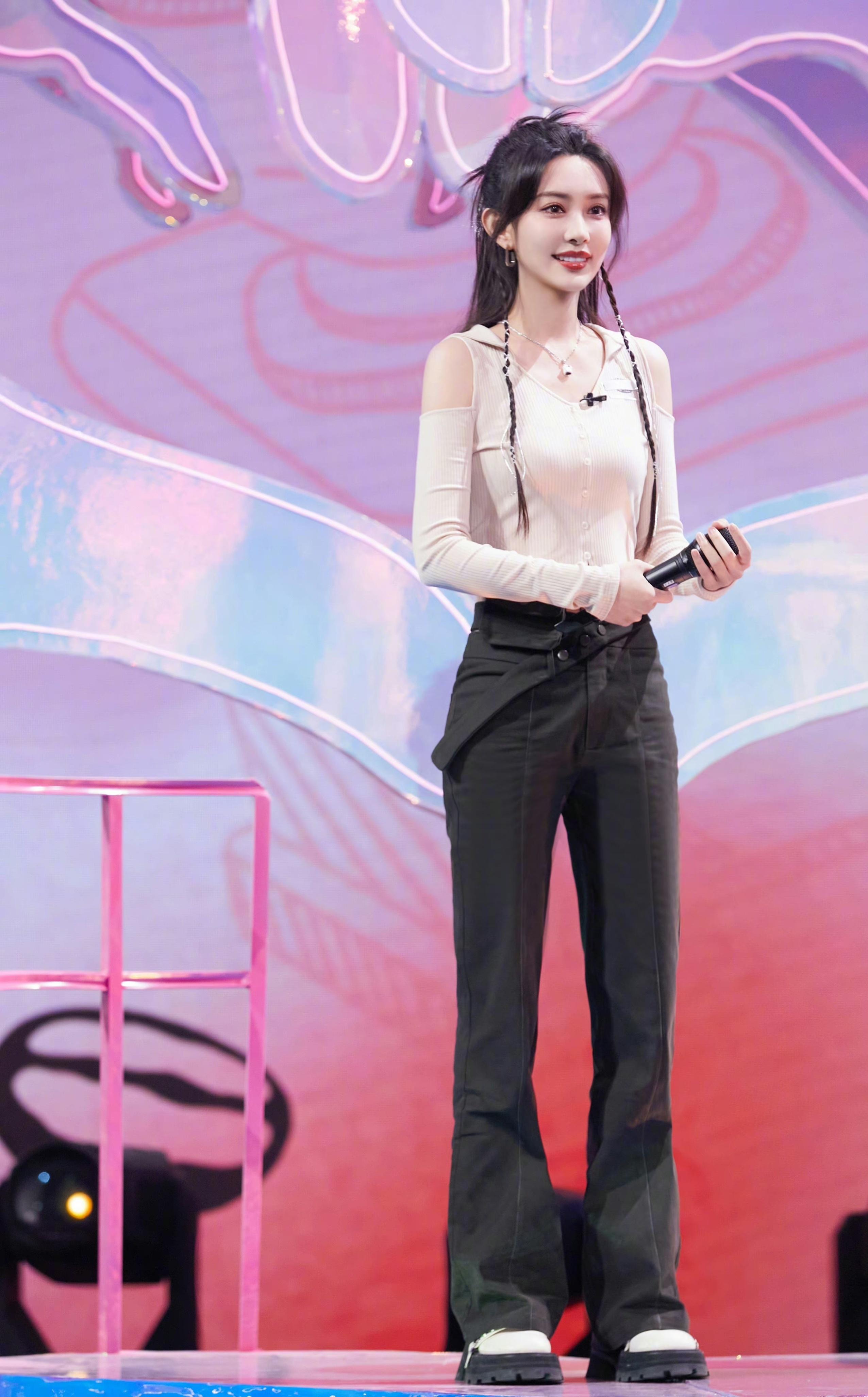 孟子义要出演《难哄》女主,吃瓜不信瓜,先来pick孟姐的百变穿搭