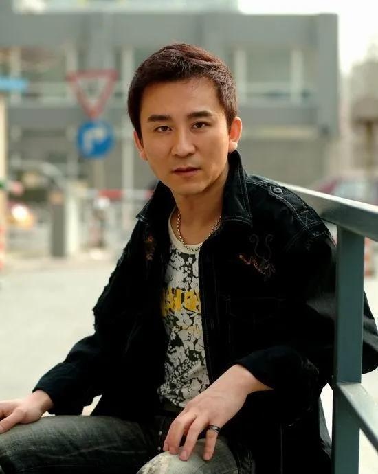 演员赵毅:长相帅气戏也好,48岁依旧未婚,闫学晶为他操碎了心