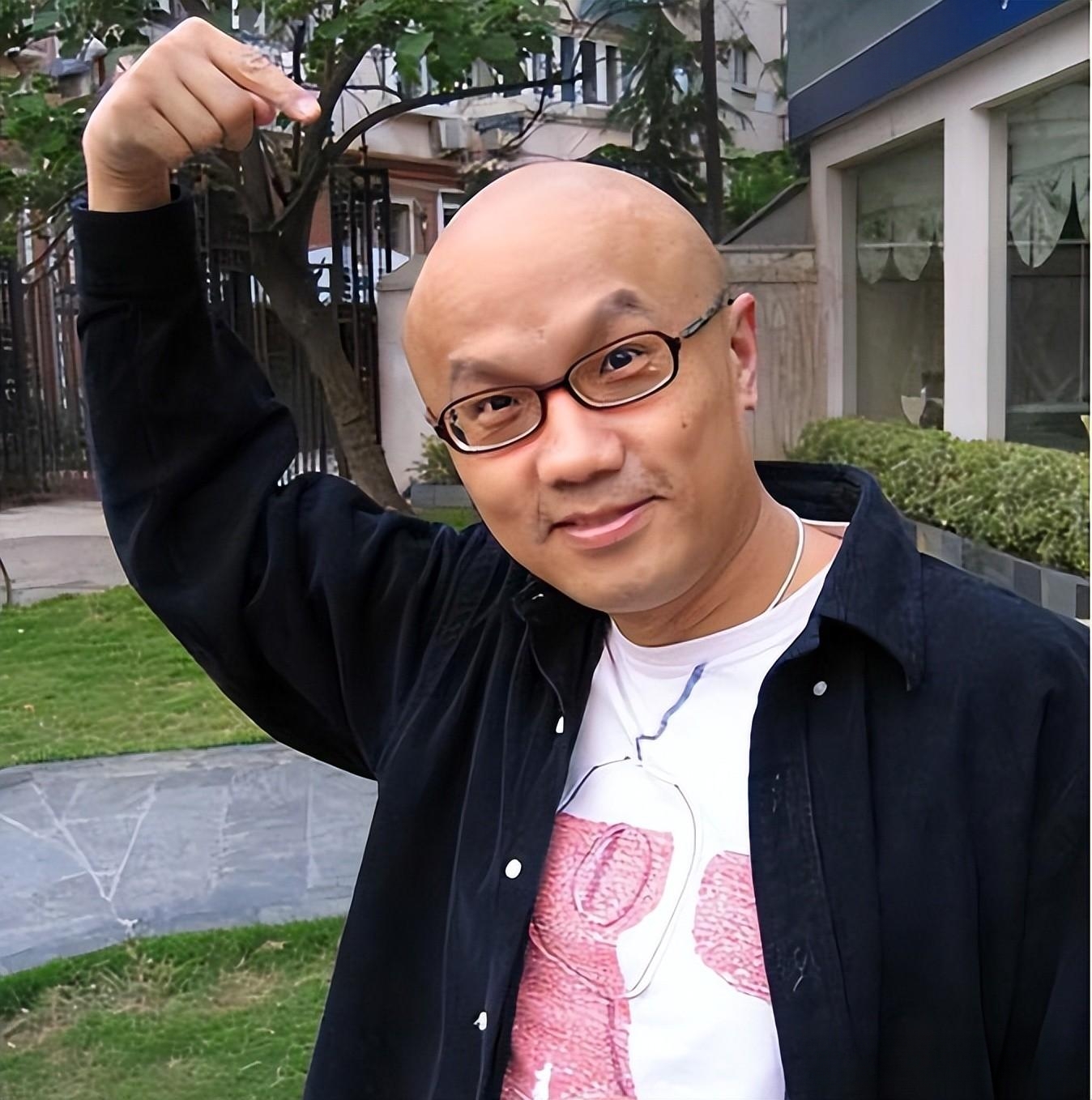 歌星孙国庆:哥哥是歌唱家,父母都已去世,他娶平凡妻子现状如何