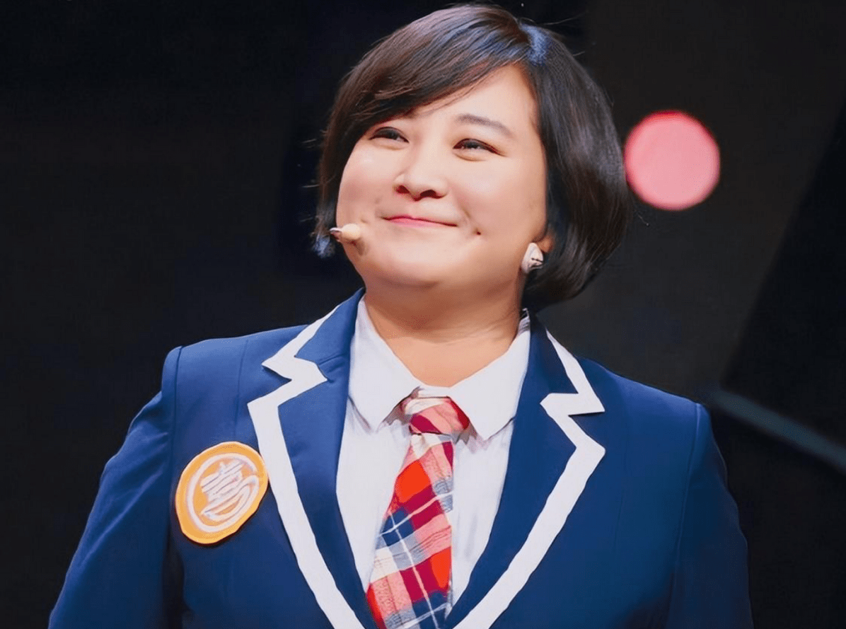 "阳光开朗"爱笑的女孩贾玲,暴瘦50斤,网友直呼:出个减肥教程