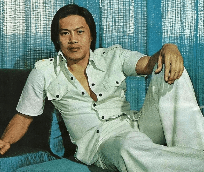 不仅功夫高超,罗烈凭借从小积累的经验,与邵氏高层和董事局的关系也