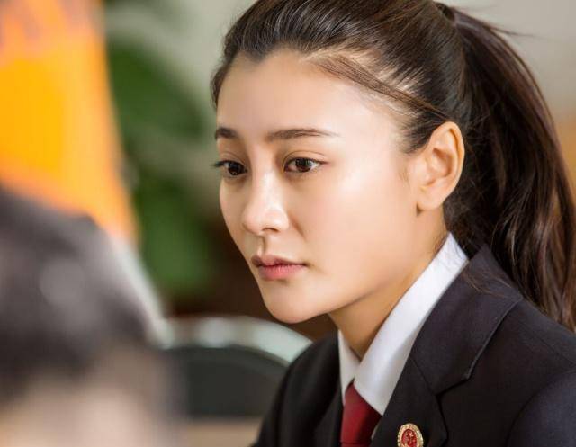 焦俊艳,张小斐尬聊30岁女演员现状,曹云金妻子的话成了争议焦点