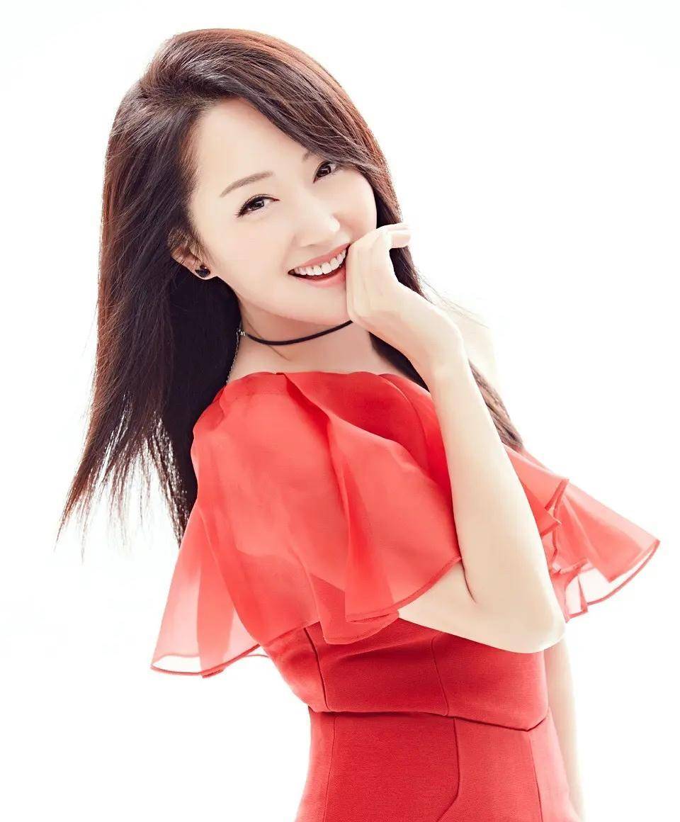 2021年,杨钰莹参加综艺《乘风破浪的姐姐》时.