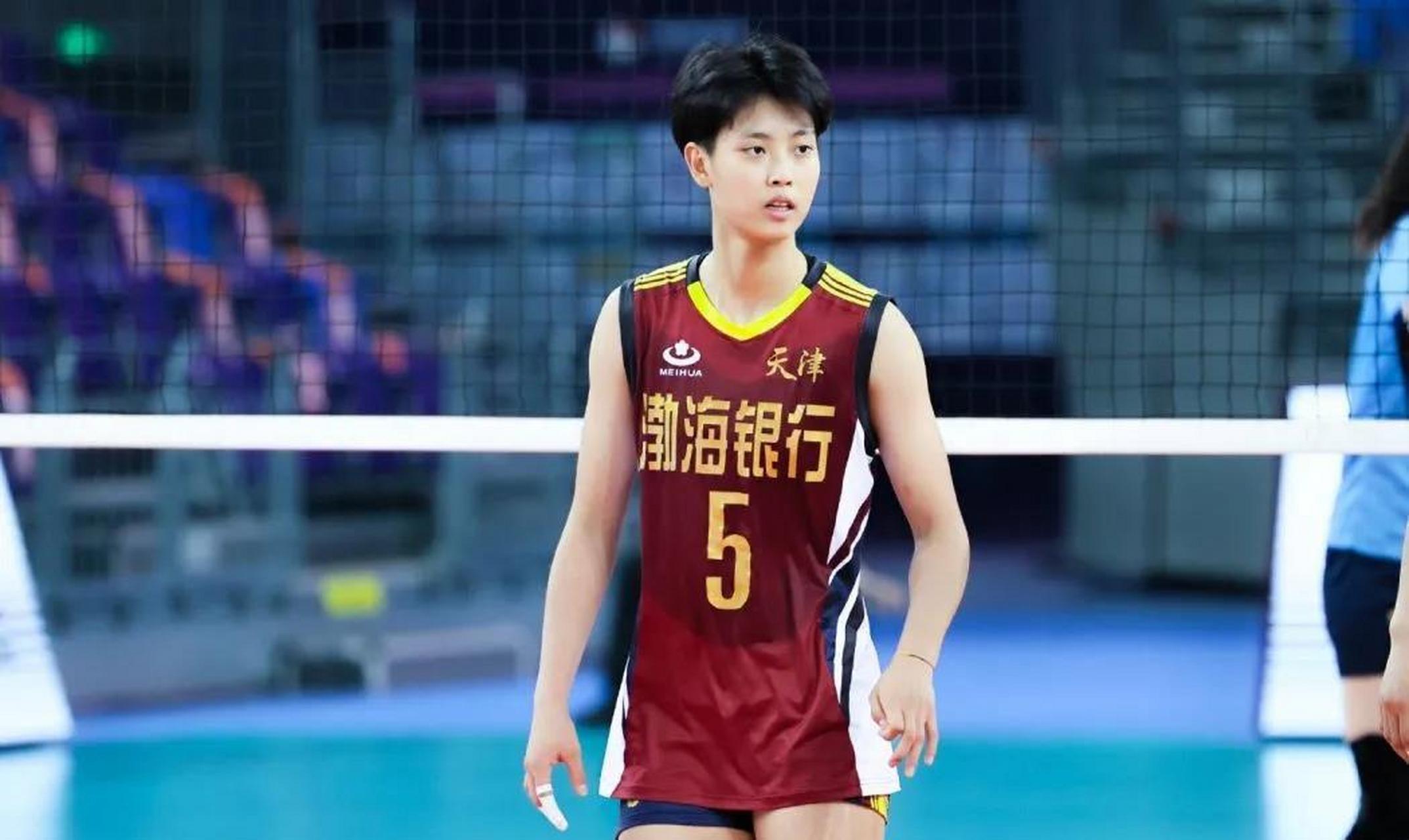 天津女排迎重大调整,功勋教头正考虑退休,21岁新星或取代杨艺