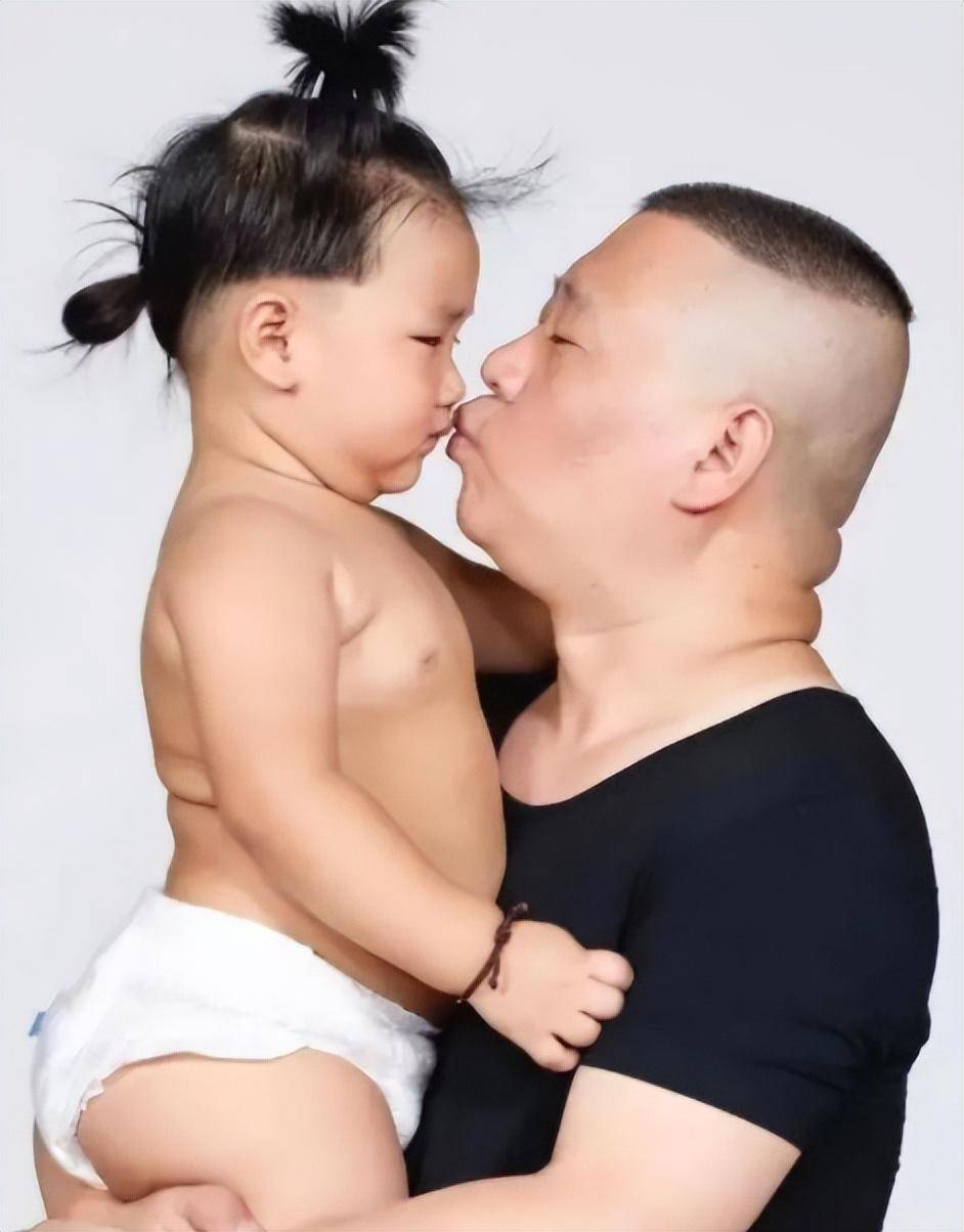 同样是郭德纲基因,把王惠儿子和胡中慧儿子一对比,差距就出来了