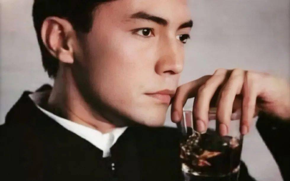 尊龙:"有很多女演员说,愿意跟我生孩子,不过我都拒绝了.