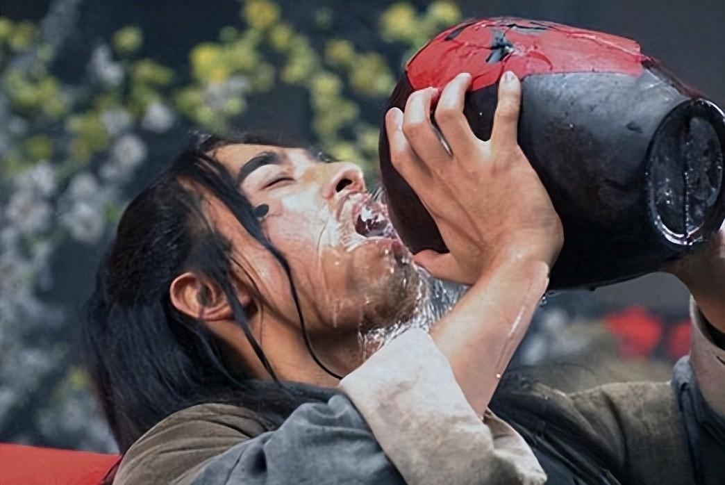 为啥古代人喝酒千杯不倒,古人喝的酒到底多少度?有现在的高吗?