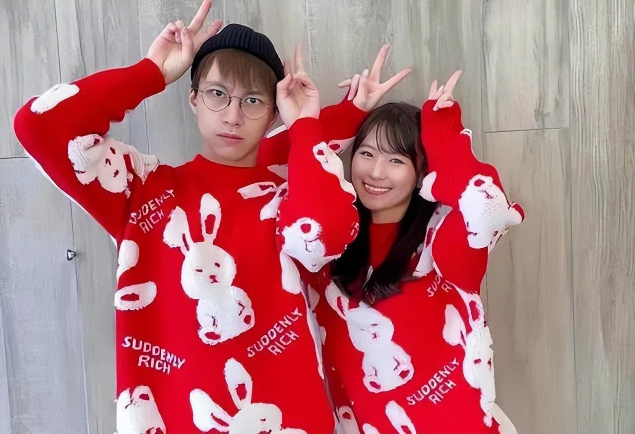 TVB知名小生疑升级当爸!日籍妻子现身腹部凸起,网民称孕味足(图6) TVB知名小生疑升级当爸!日籍妻子现身腹部凸起,网民称孕味足(图6)