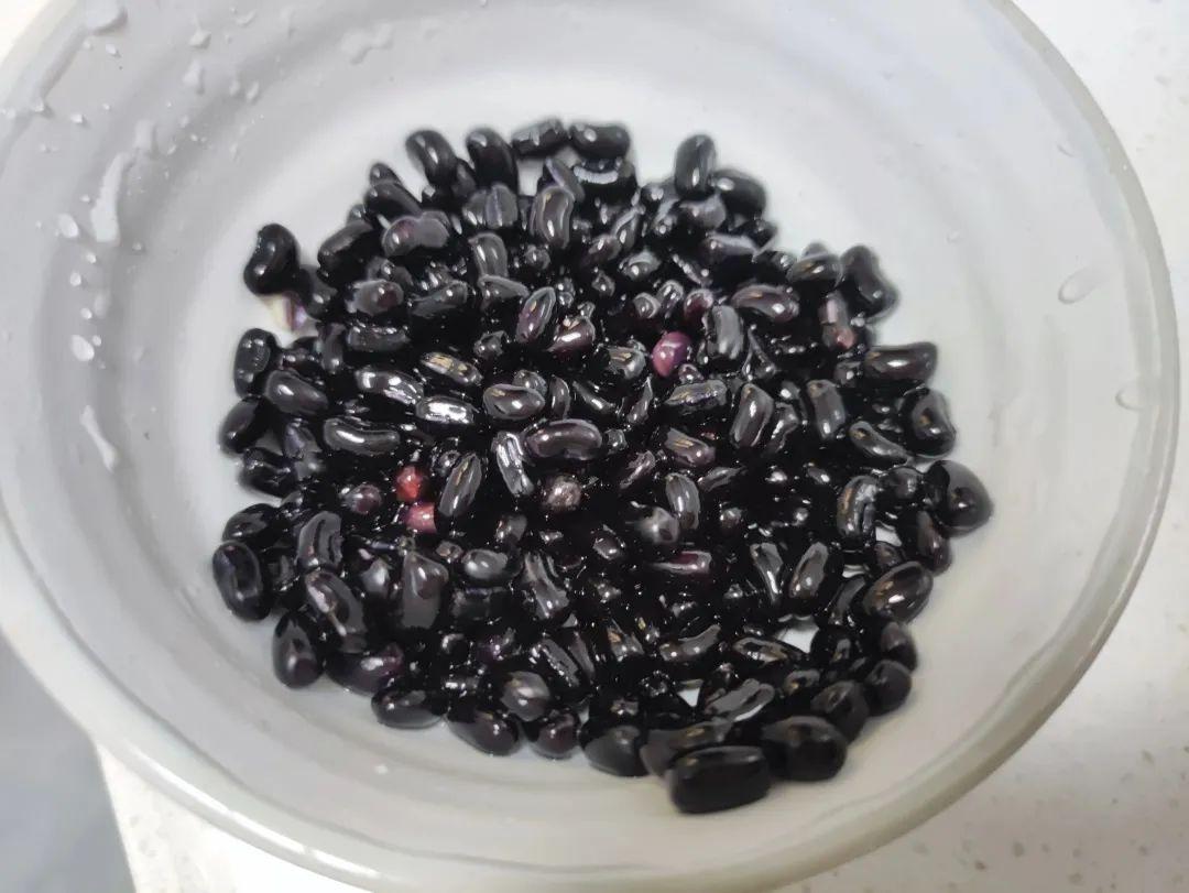 Taiwan dietary supplement database TDSD: black soybean seedcoat 黑豆種皮