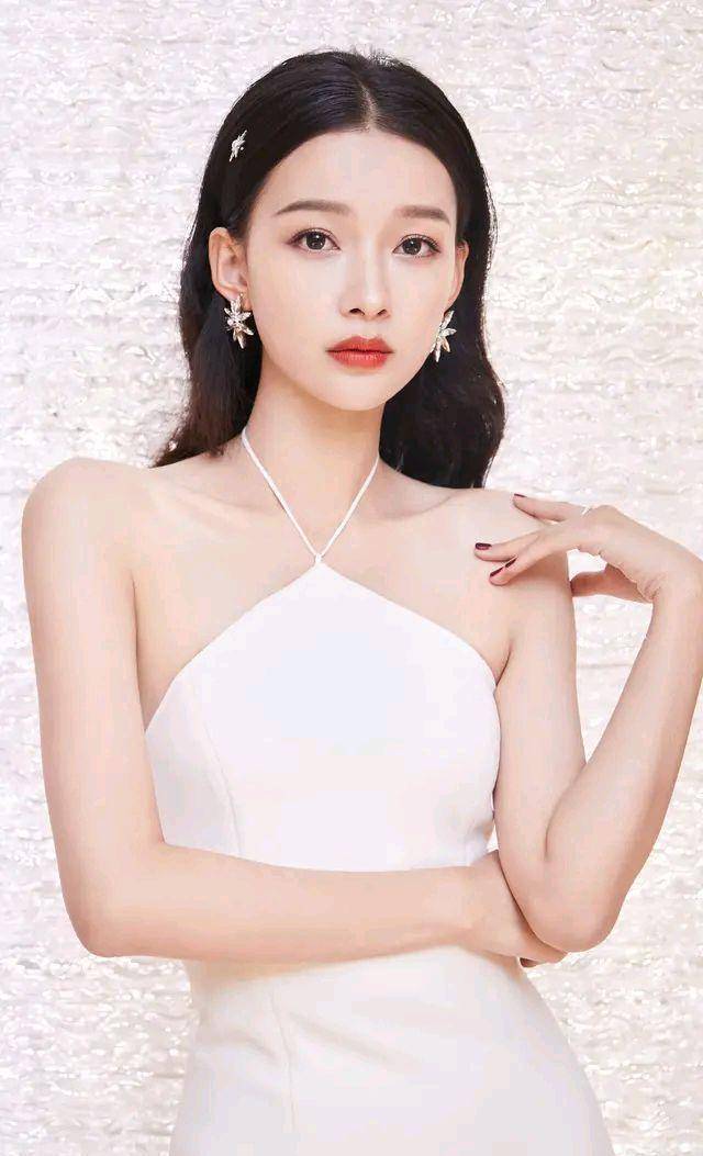 28岁孙怡,气质清新身材性感,这位东北女神实在太美了