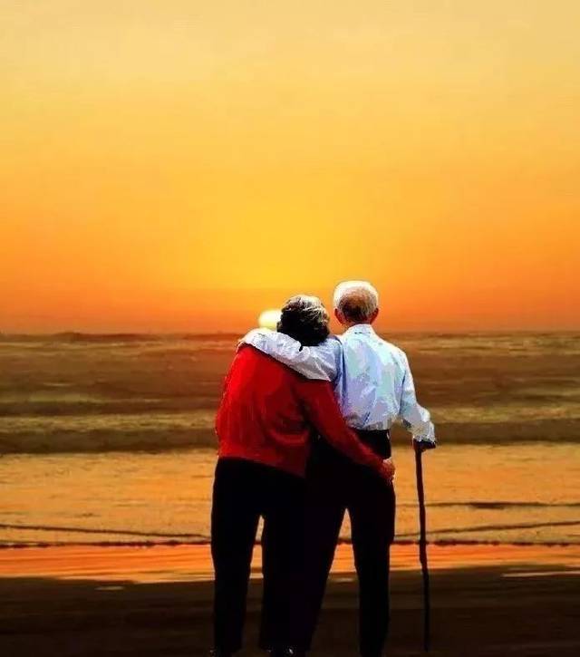 老人能够平安幸福的度过晚年才是一个社会真正的进步