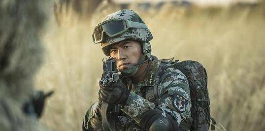 《战狼2》后又一军事大作,背景强大部队出境,90%的演员都是军人