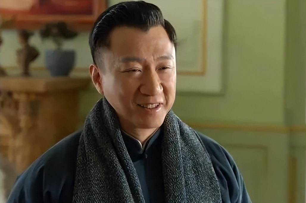 当时演员牛振华注意到了台上的孙红雷,这个在霹雳舞中一再惊现热情的