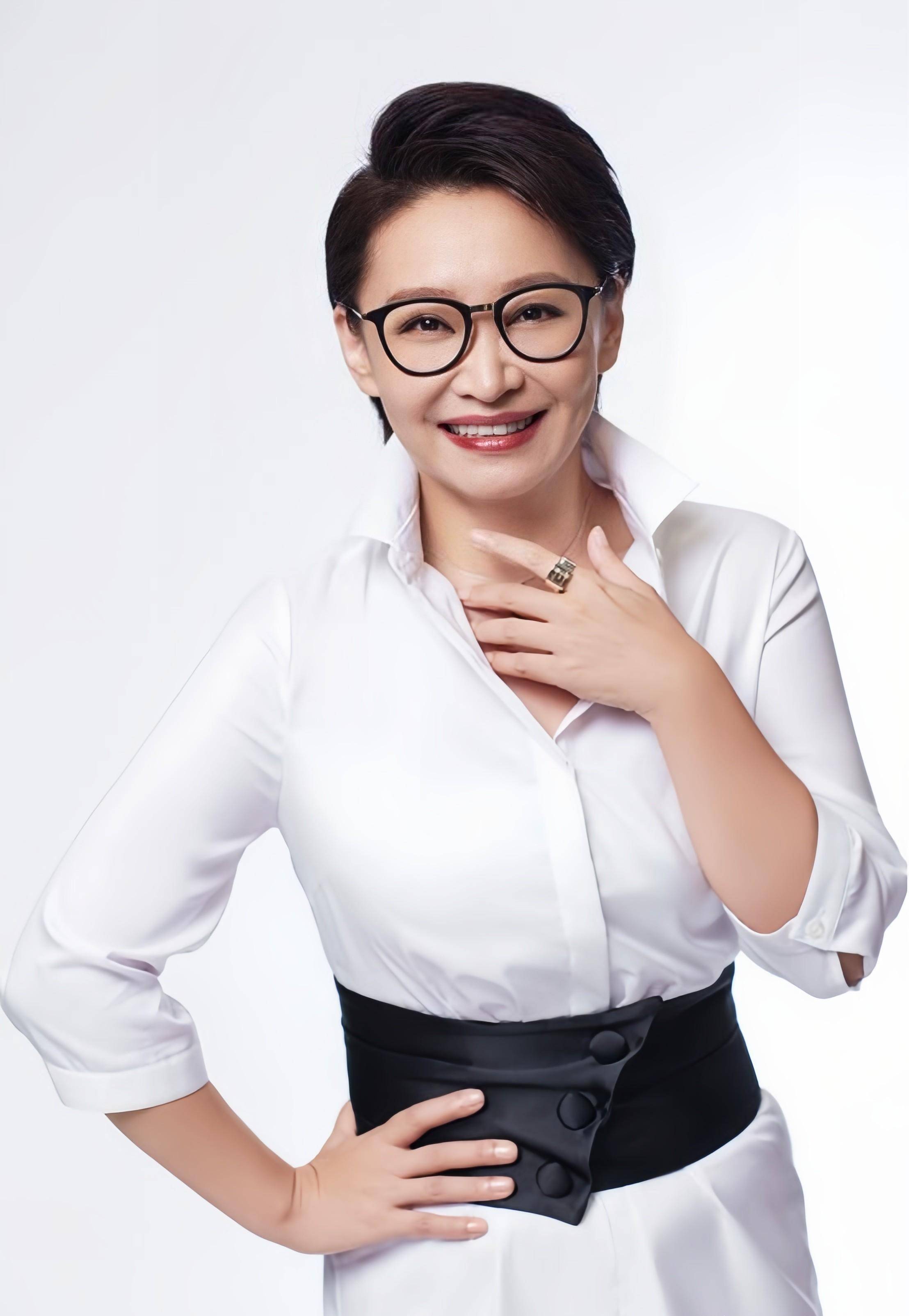 "王秀娥"刘天池:因张艺谋一句"成不了巩俐"改行,她后悔了吗