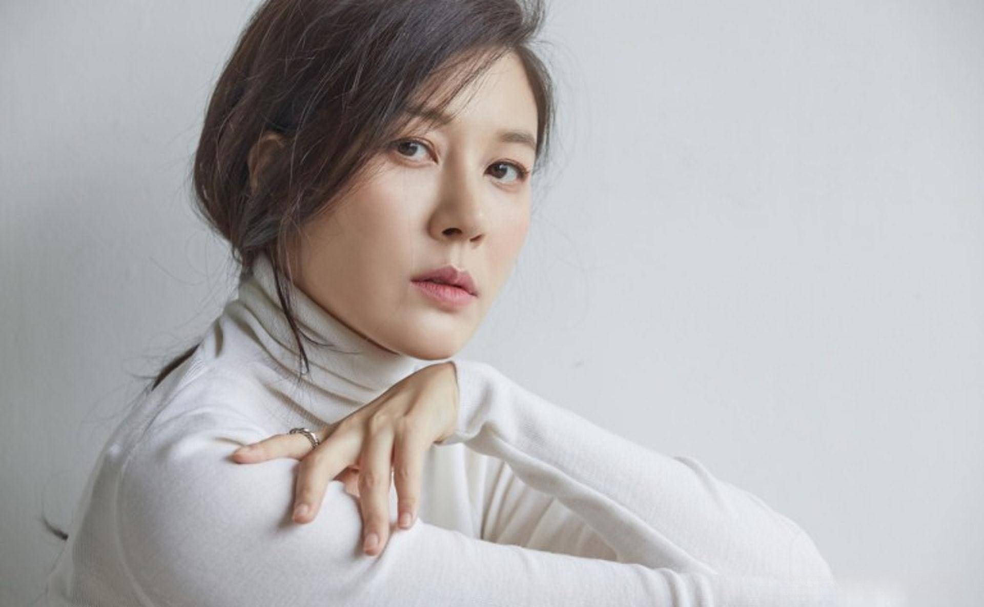 韩国女演员金荷娜桌面壁纸 -桌面天下（Desktx.com）