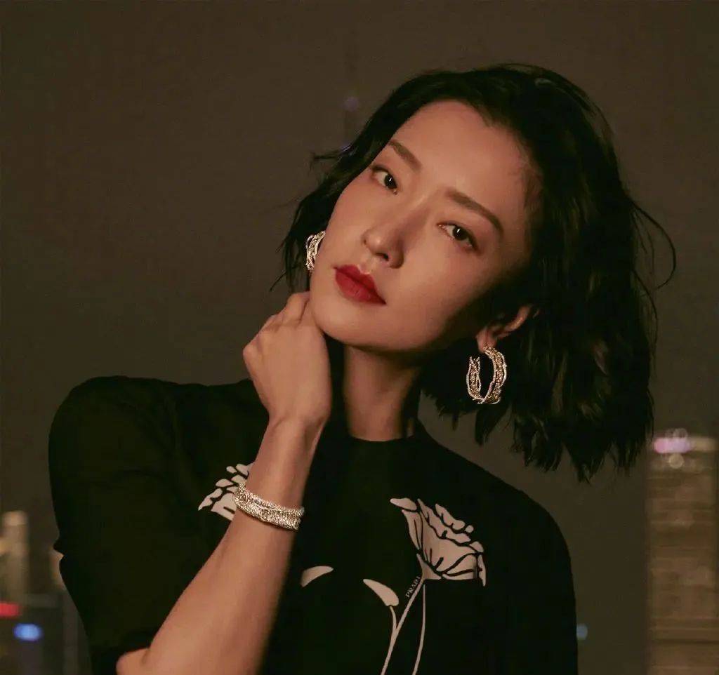 这4位长得"冷艳妩媚"的内地女明星,一个比一个高冷,很是惊艳