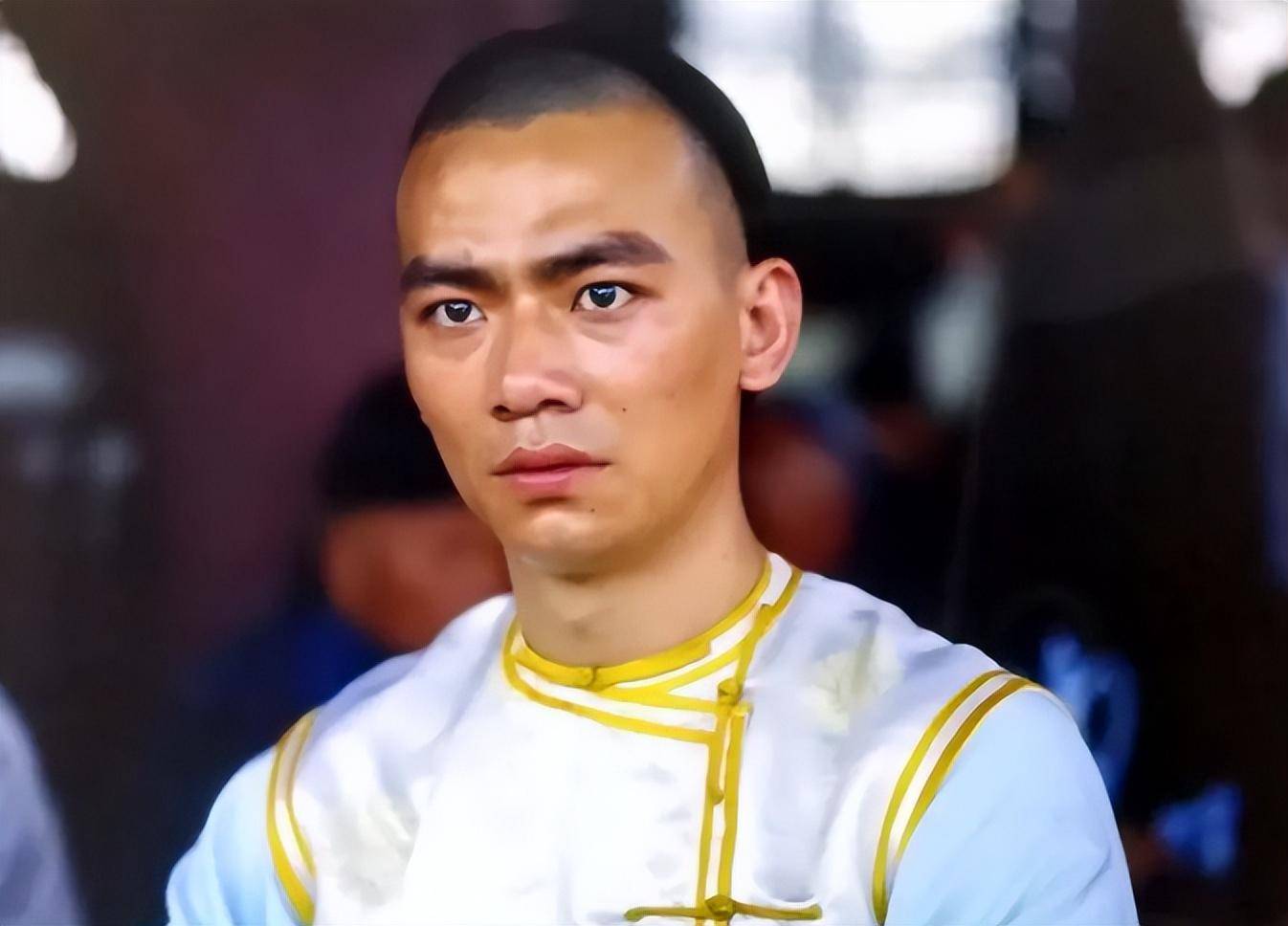 王群出演了《无敌鸳鸯腿》《侠女十三妹》《一代工